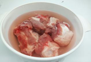 筒骨清水泡2小时