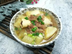 天冷了，来一碗筒骨萝卜汤吧！