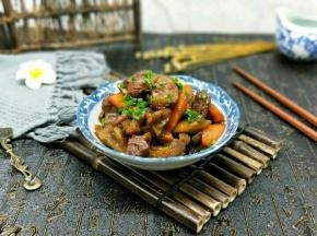 再撒上熟白芝麻。