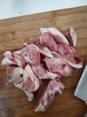 把鸭块切成块