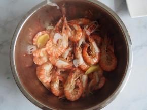 捞出晾凉，去掉多余的辅料