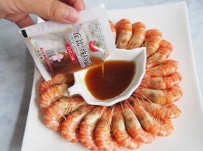 倒上自己喜欢的蘸料即可