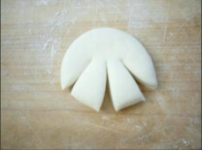 用刀切三刀，如图