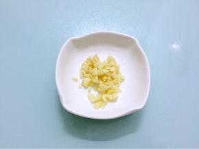 蒜切末备用