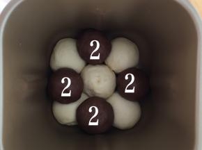 4个可可面团按图放好第二层