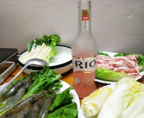 涮着火锅，喝着RIO，过瘾！