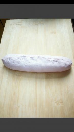 捏紧封口，其余面团同样操作