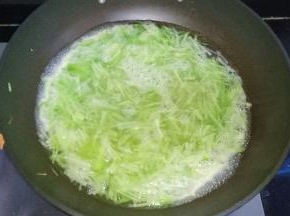 青萝卜焯水沥干水份