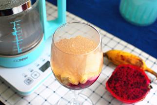 让西米的余热温暖下层的水果粒。