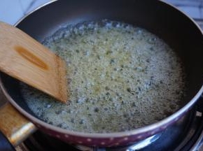 搅拌均匀，使其融化即可关火