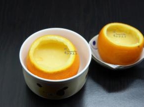 二个橙子都装8分满；再放入碟子上；PS：放入碟子上出锅的时候方便取出