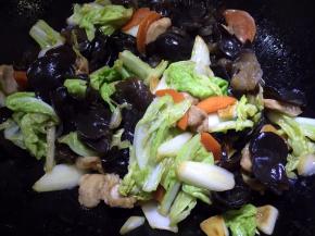 炒匀后熄火出锅