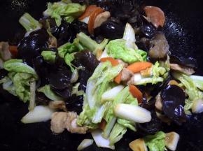 炒匀后熄火出锅