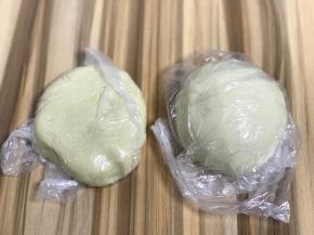 两个面团分别醒面20分钟