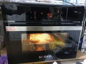 提前预热烤箱，烤箱180度，烤20分钟。