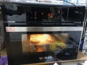 提前预热烤箱，烤箱180度，烤20分钟。
