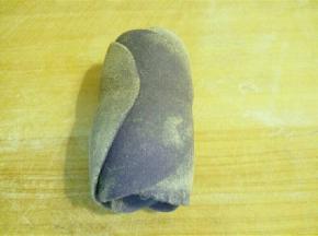 从花蕊一头开始卷到头