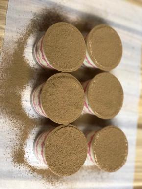 取出，抖少许可可粉