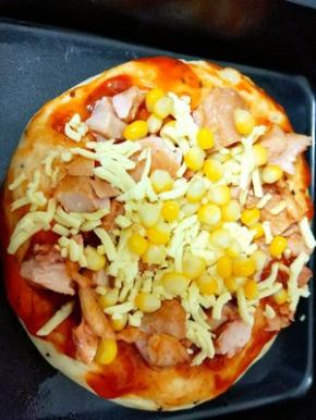 再放上  玉米粒  多多的马苏里拉芝士！