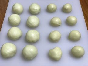 水油皮和油酥各分成8个