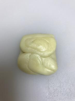 两端对一起，按扁