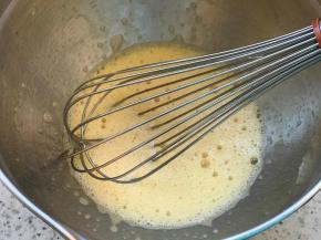 必须把糖粉搅到鸡蛋液中看不到