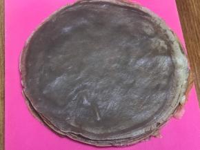 都烙完饼以后，叠好一层一层的，配方我做了大概有13张饼皮，吃了3张，还剩10张