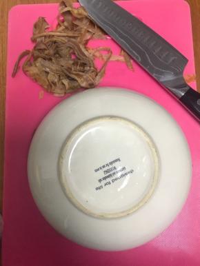 切掉边边，因为边边会有焦，影响口感