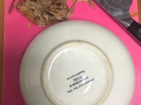 切掉边边，因为边边会有焦，影响口感