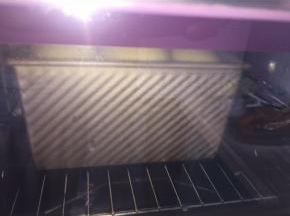 烤箱预热上下火180度，烤35--38分钟出炉（中途开烤10分钟时盖锡纸）