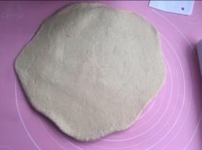 用排气擀面杖擀开排气