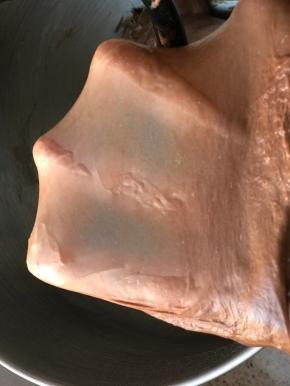 可以扯出比较薄的手套膜