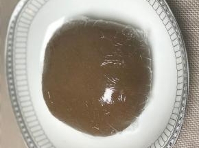 包裹保鲜膜，冰箱冷冻30分钟