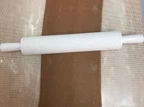 擀长，大约50公分左右。