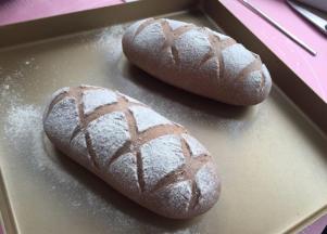 烤箱预热上火195度，下火180度，烤20分钟。