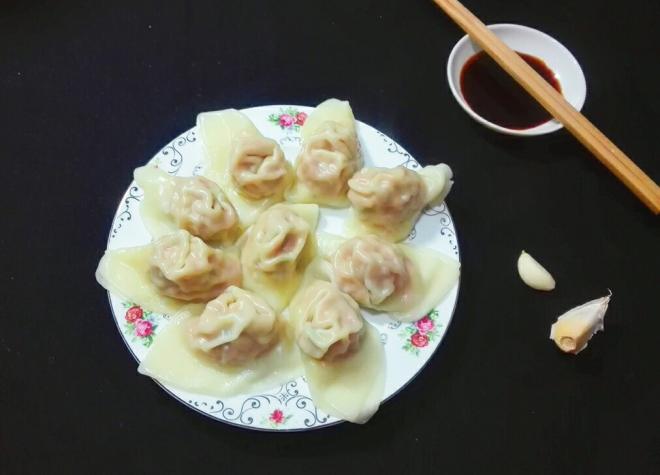 胡萝卜猪肉大馄饨