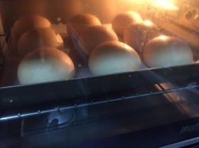 烤箱预热上下火180度，烤18分钟