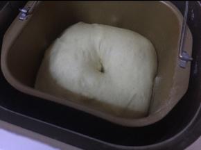 发酵到2-3倍（面包机盖个湿布）