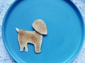 翻面后烘几秒，底面不粘了，即可盛出晾凉备用