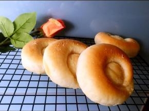 烤箱预热上下火180度，烤18--20分钟