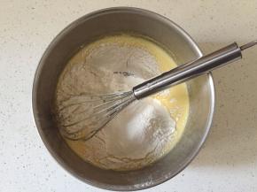 筛入低粉80g拌匀