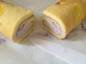 卷起，冰箱定型半小时，吃的时候切块即可。陶瓷刀切完全无压力，可以取代面包刀