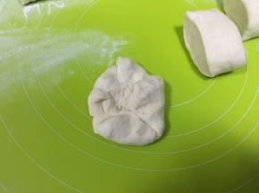 每一份面团又重新揉2分钟