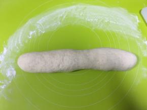 重新揉面揉成长条形