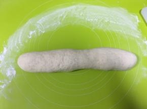 重新揉面揉成长条形