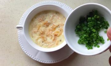 出锅撒上葱花即可