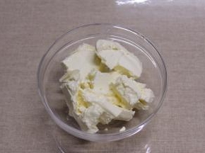 此时准备好120克的奶酪
