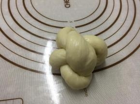 两端相接捏合