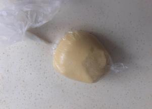 两者混合揉成面团静置1小时