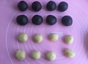 把饼皮也分成八份